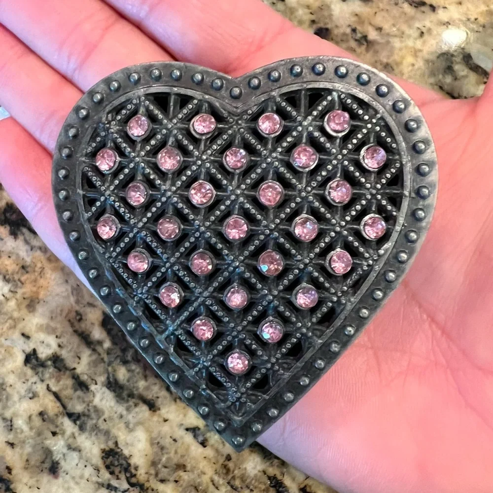 N/A vintage trinket